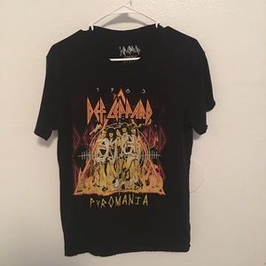 F21 Def Leppard Distressed T Shirt